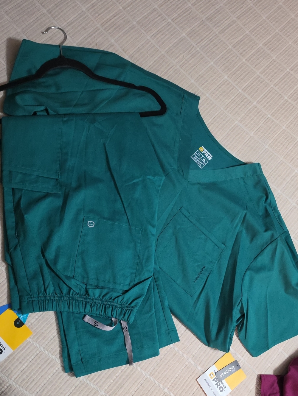 WonderWink Teal & Yellow PRO Tag Set